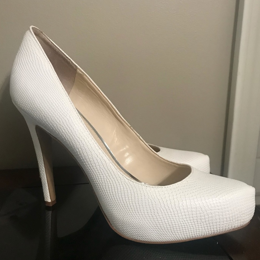 Jessica Simpson Pointed Toe Pumps